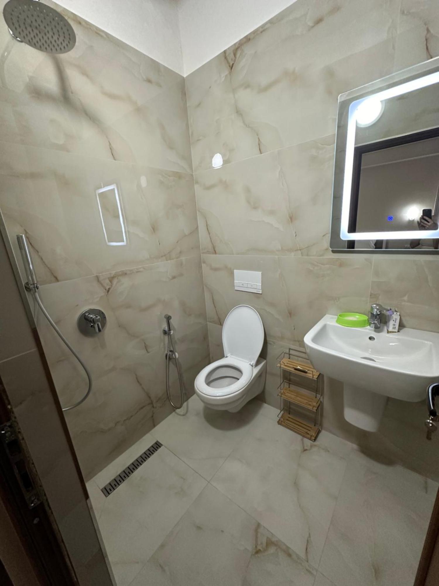 Guni Inn Kruje Ngoại thất bức ảnh