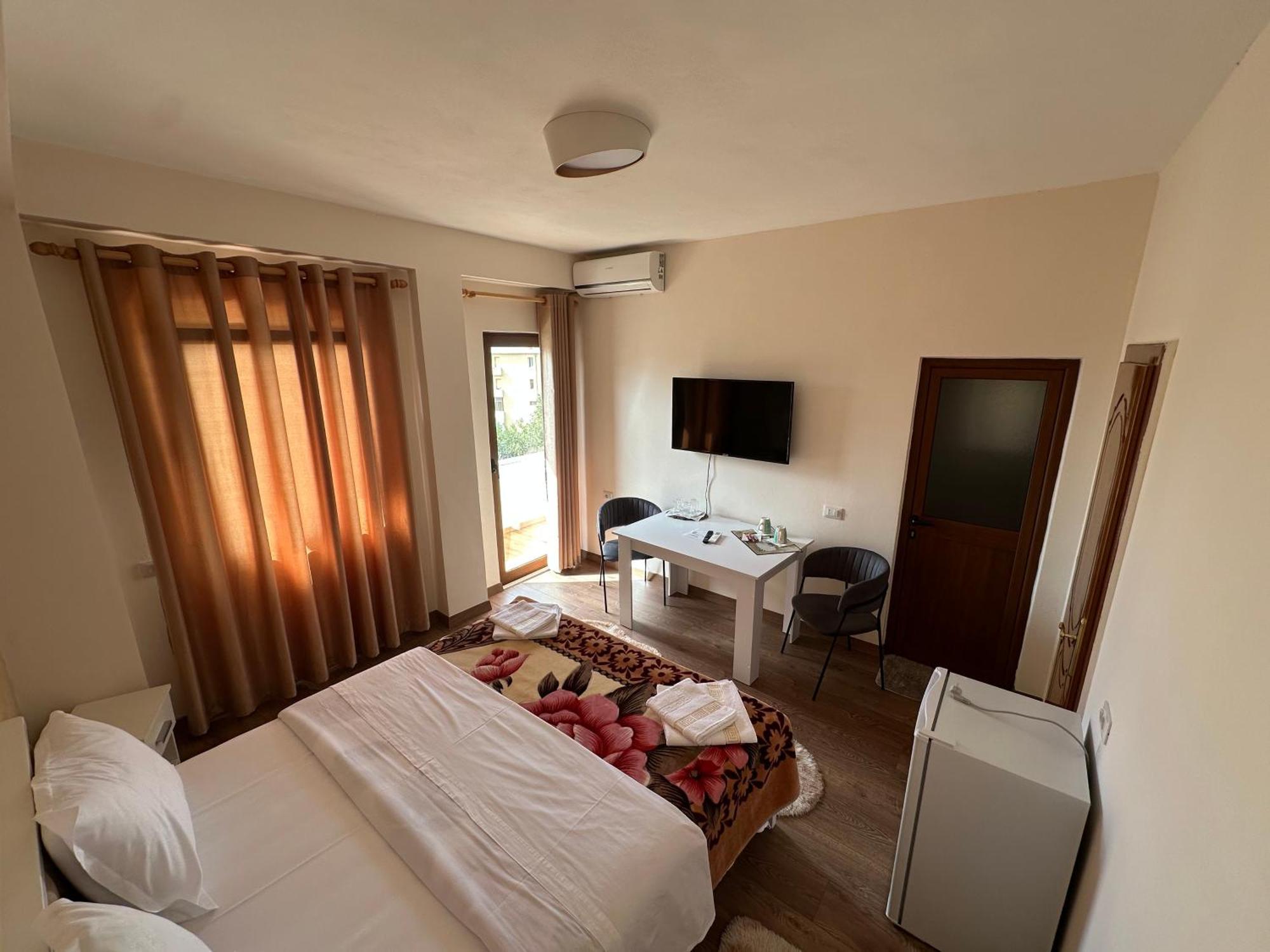Guni Inn Kruje Ngoại thất bức ảnh